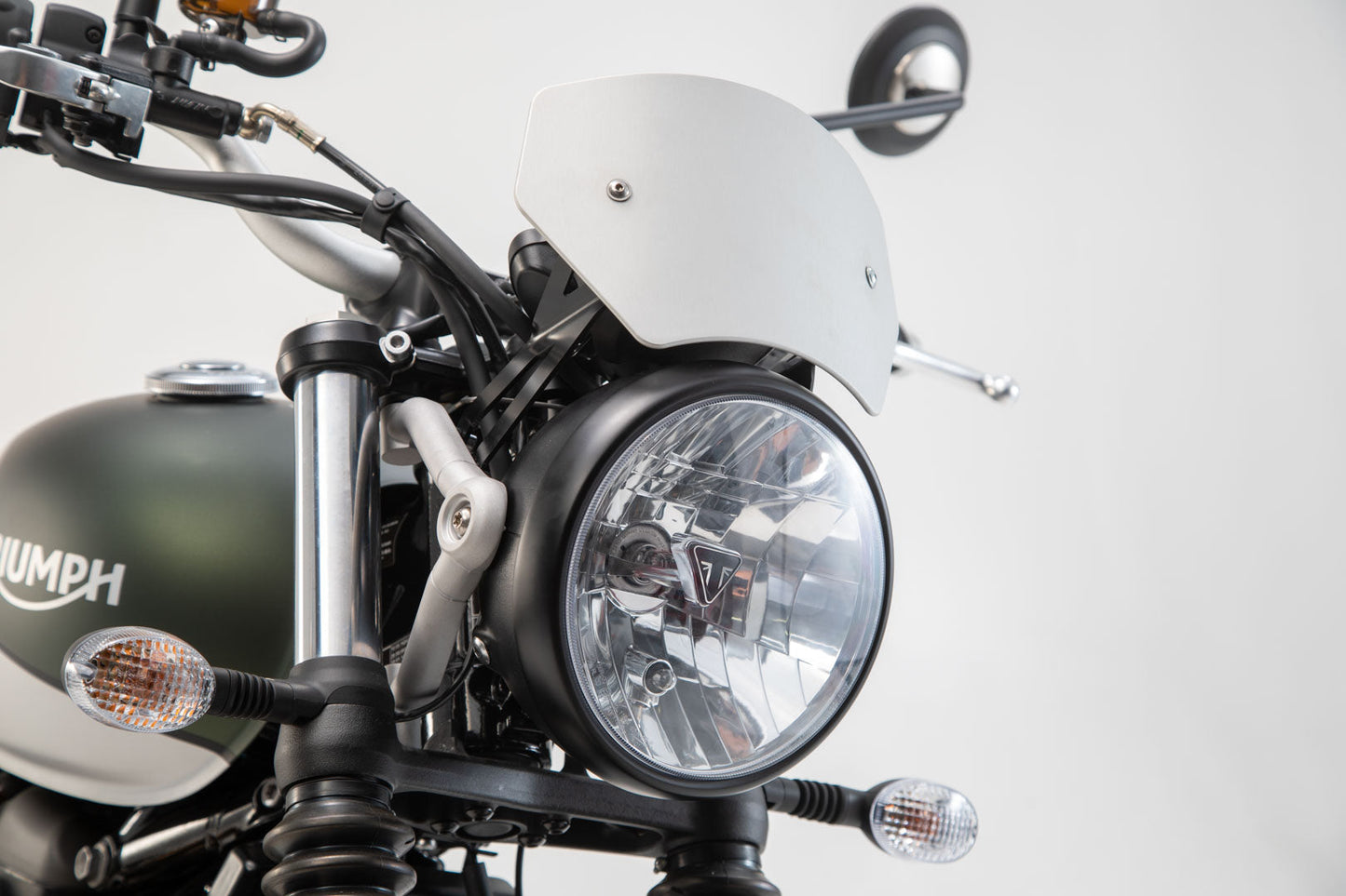 SW-MOTECH Parabrisas Plateado. Triumph Street Scrambler 900 (16-).