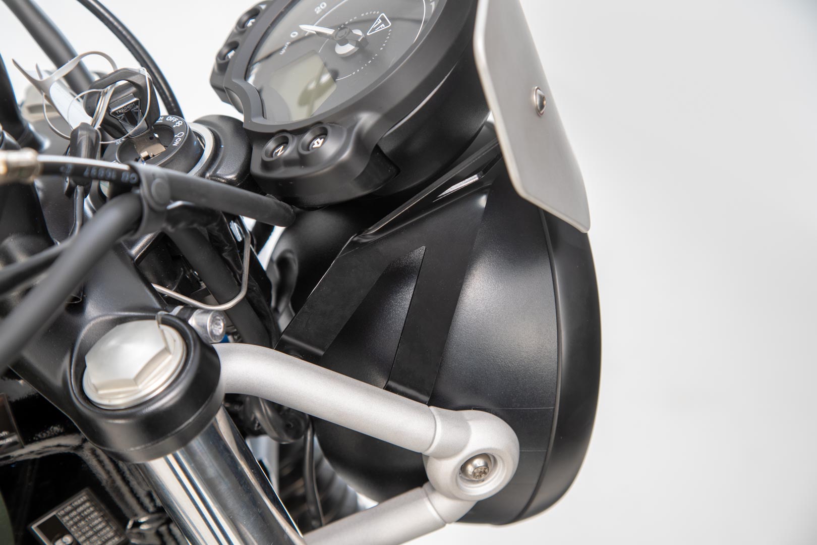 SW-MOTECH Parabrisas Plateado. Triumph Street Scrambler 900 (16-).
