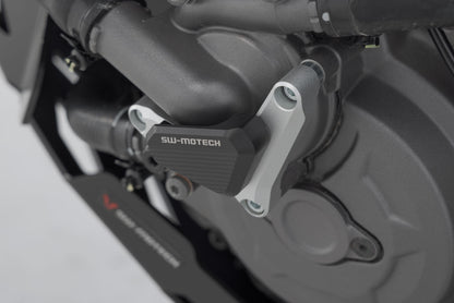 SW-MOTECH Protección de la bomba de agua Plateado/negro. Para modelos Ducati.