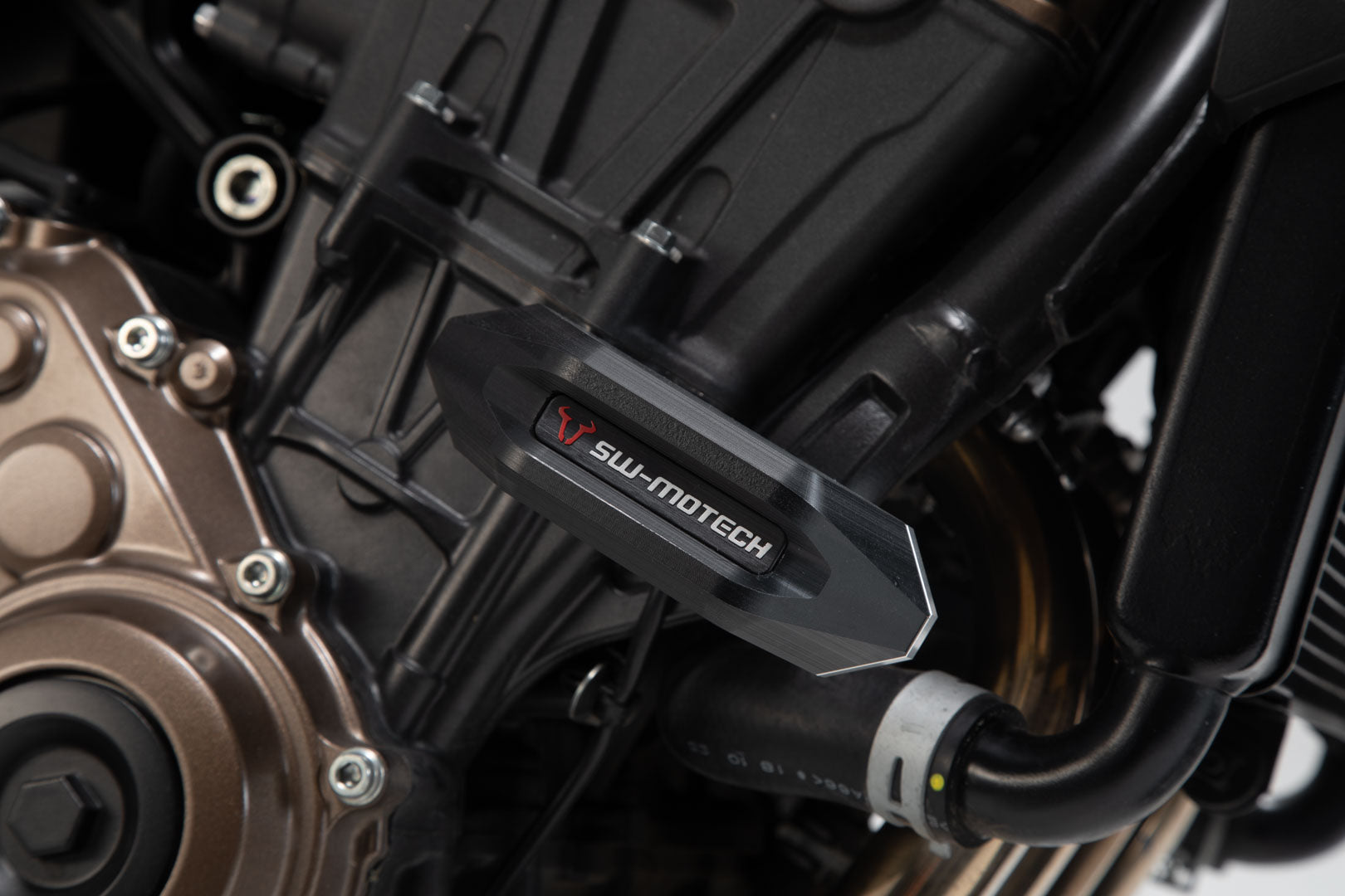 SW-MOTECH Kit de topes anticaidas Negro. Honda CB650R (18-23).