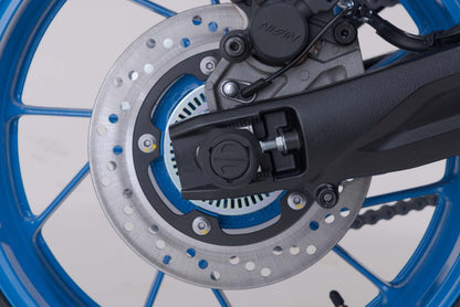 SW-MOTECH Kits de topes anticaídas para el eje trasero Negro. Suzuki GSX-8S / GSX-8R (22-).