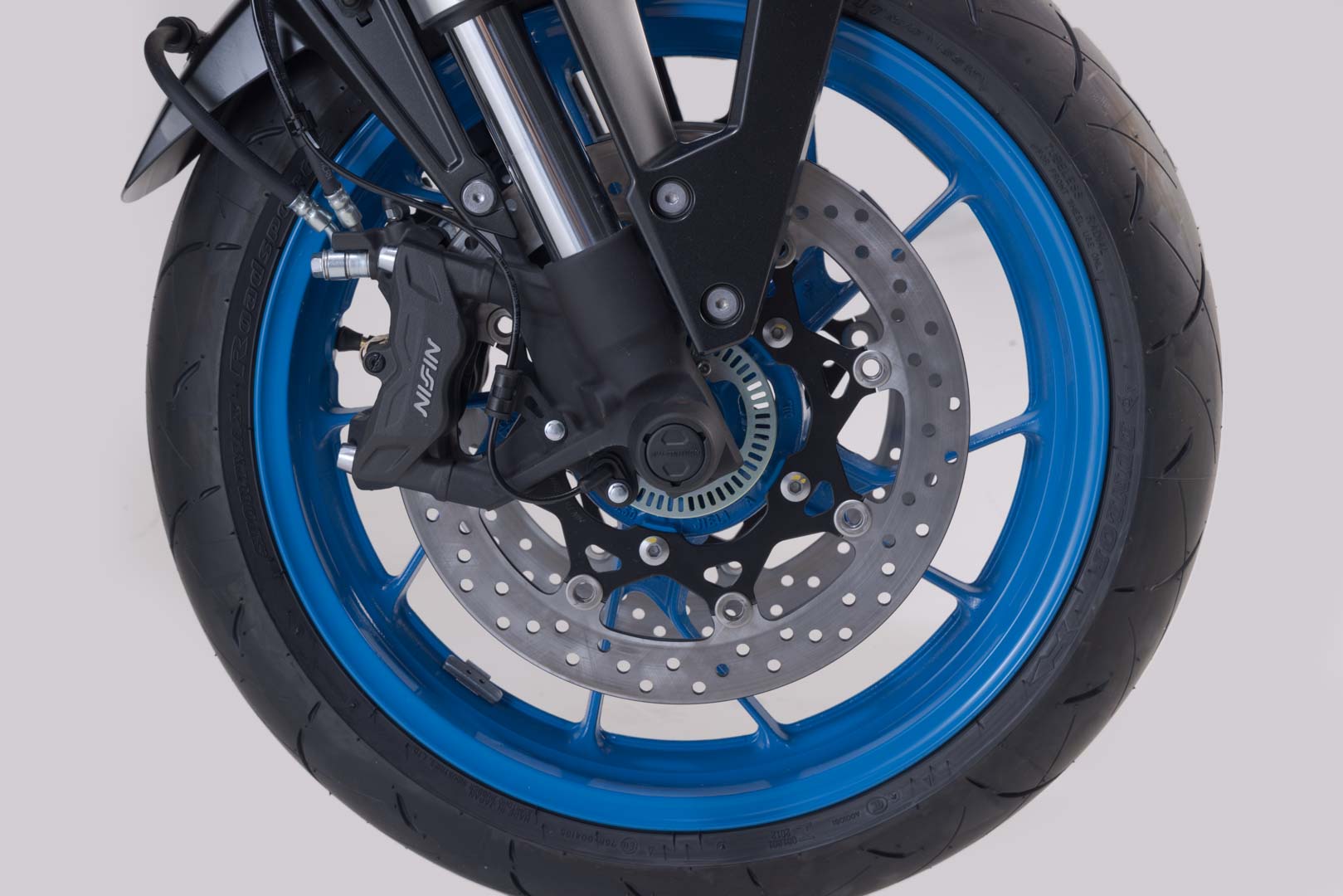 SW-MOTECH Kit de topes anticaídas para el eje delantero Negro. Suzuki GSX-8S/8R (22-) V-Strom 800 (22-).