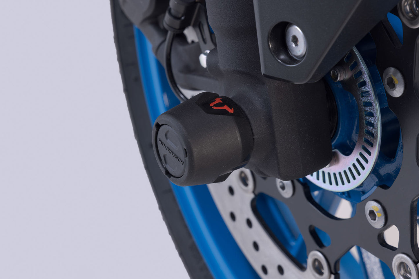 SW-MOTECH Kit de topes anticaídas para el eje delantero Negro. Suzuki GSX-8S/8R (22-) V-Strom 800 (22-).