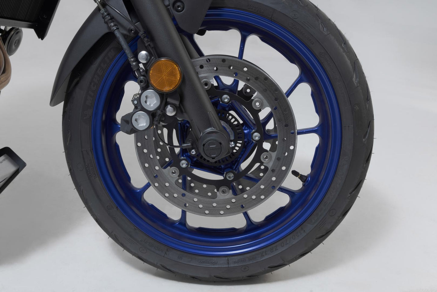SW-MOTECH Kit de topes anticaidas para el eje delantero Negro. Modelos Yamaha (14-).