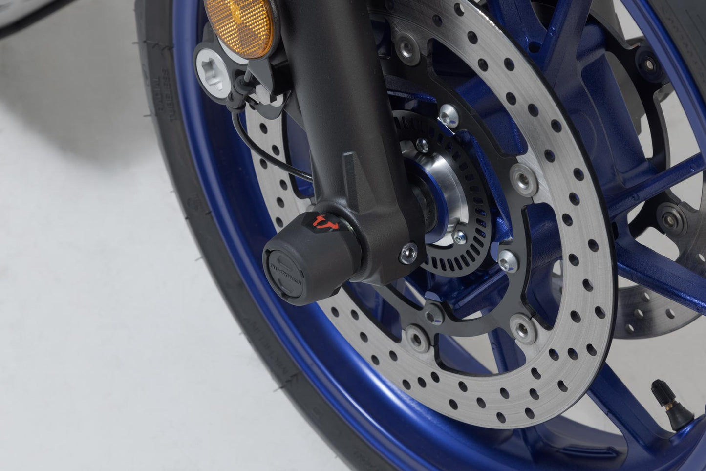 SW-MOTECH Kit de topes anticaidas para el eje delantero Negro. Modelos Yamaha (14-).