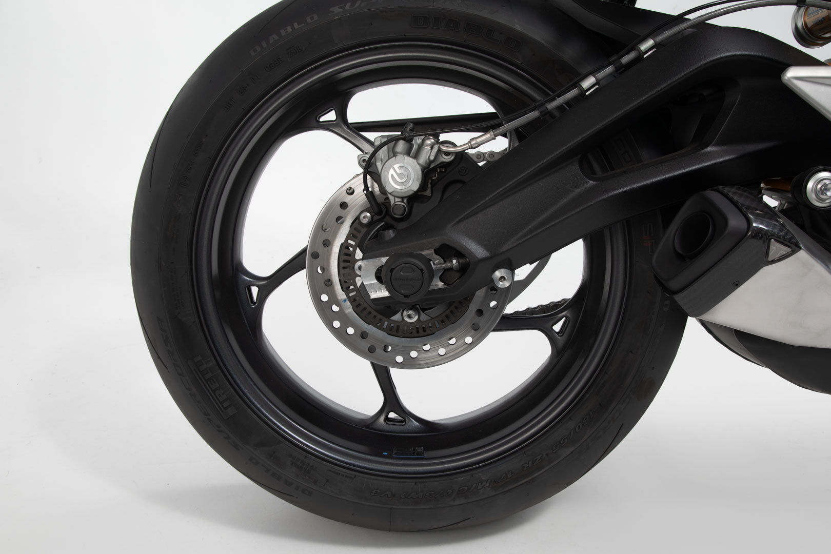 SW-MOTECH Kit de topes anticaidas para el eje trasero Negro. YZF-R1 (15-) MT-10/SP (16-) Niken (22-).
