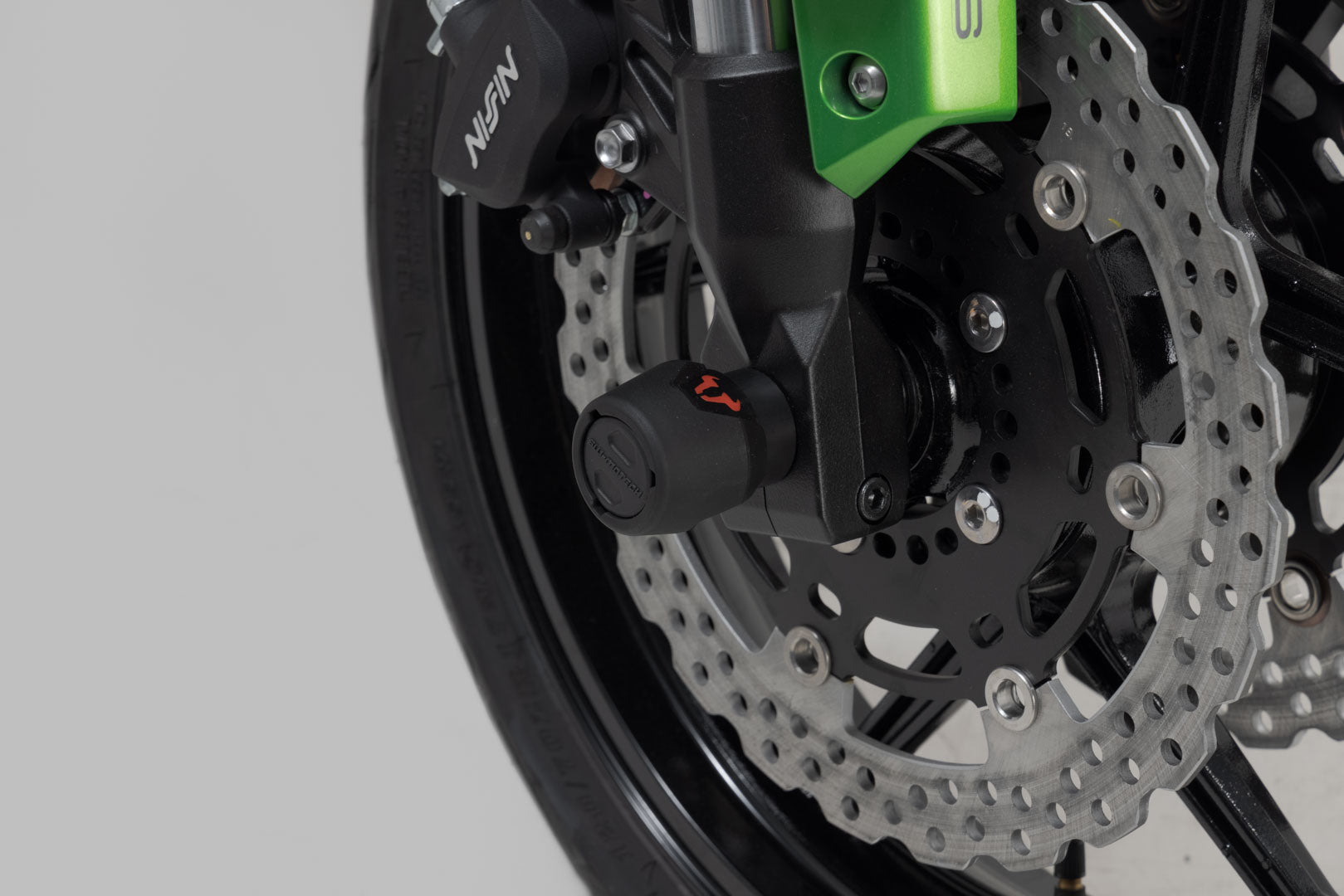 SW-MOTECH Kit de topes anticaidas para el eje delantero Negro. Kawasaki Versys 650 (07-09) / (14-).
