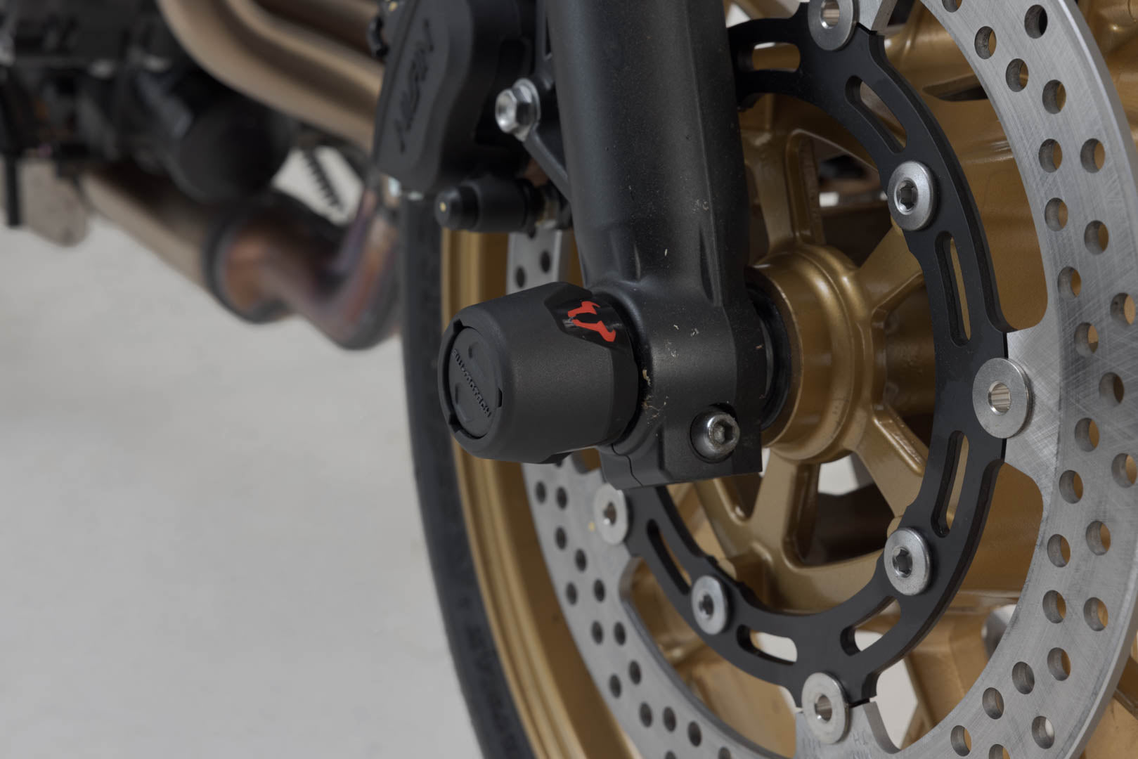 SW-MOTECH Kit de topes anticaidas para el eje delantero Negro. Kawasaki Z650 Ninja 650 Ninja 7 Hybrid.