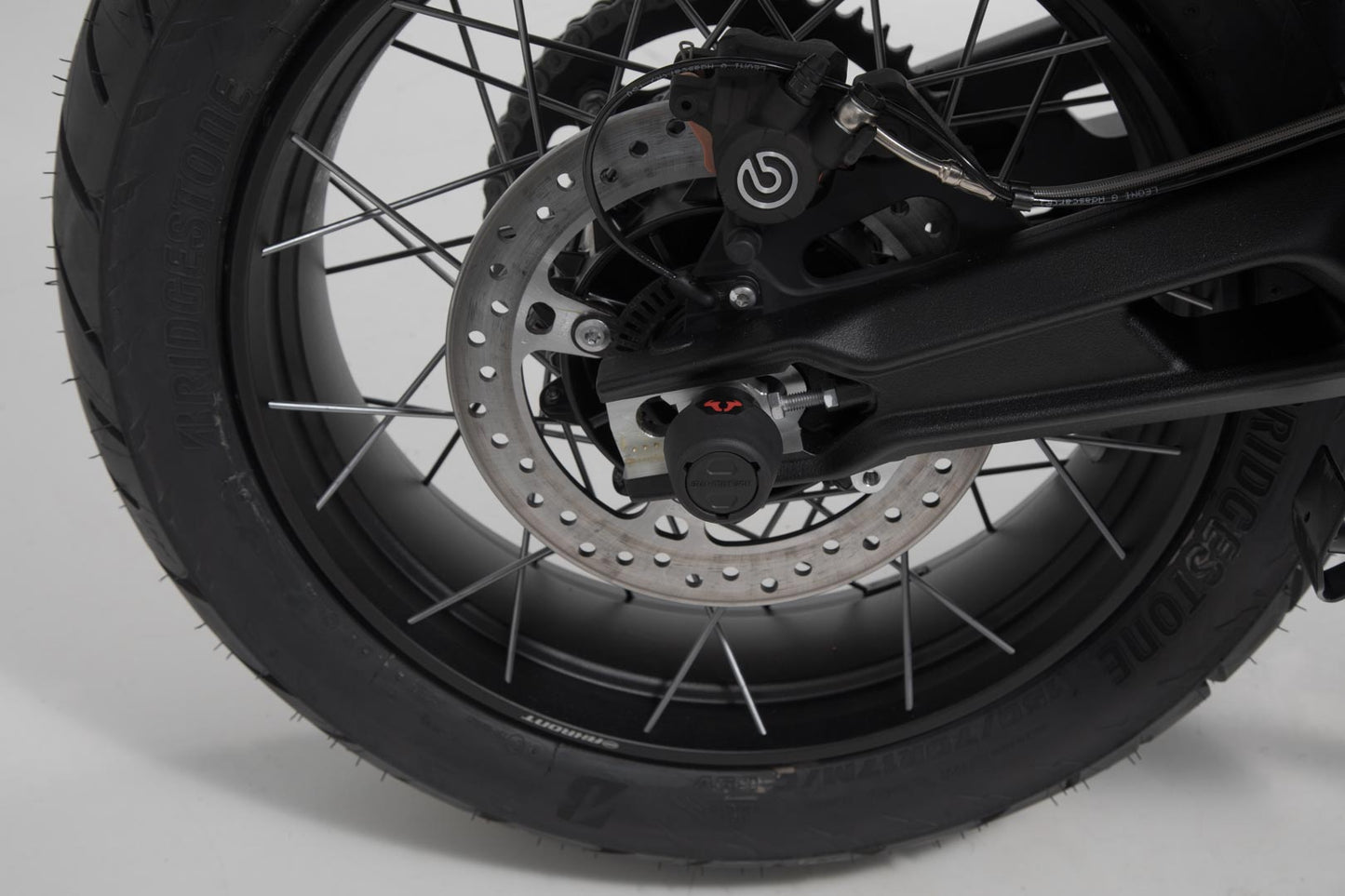 SW-MOTECH Kit de topes anticaidas para el eje trasero Negro. Triumph Tiger 800/ 900 Trident 660.