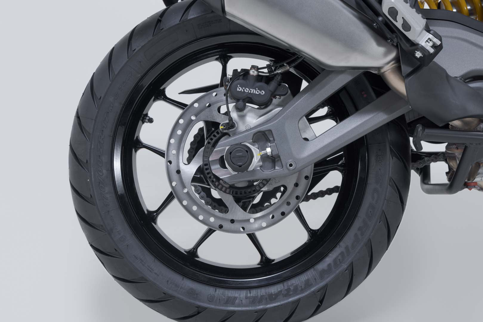 SW-MOTECH Kit de topes anticaidas para el eje trasero Negro. Ducati Multistrada V2 / V2 S (24-).