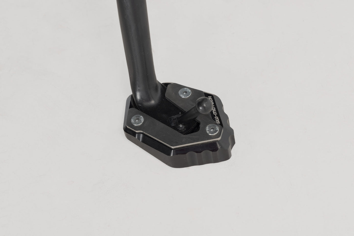 SW-MOTECH Extension para caballete lateral Negro/plateado. MT-07/Trac/MotoCageXSR700YZF-R7.