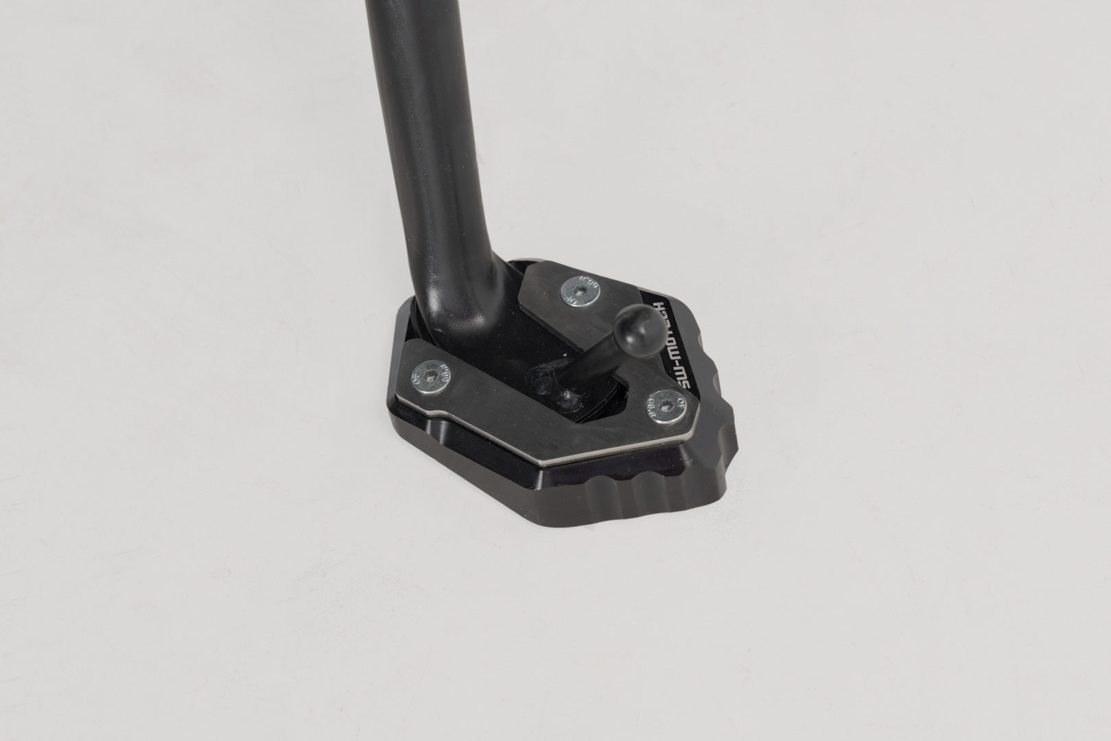 SW-MOTECH Extension para caballete lateral Negro/plateado. MT-07/Trac/MotoCageXSR700YZF-R7.