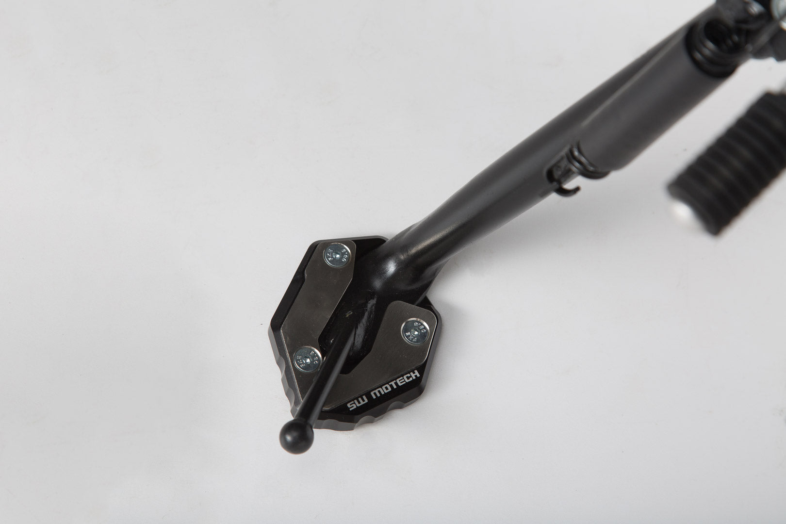 SW-MOTECH Extension para caballete lateral Negro/Plateado. Yamaha MT-09 Tracer XSR900/Abart.