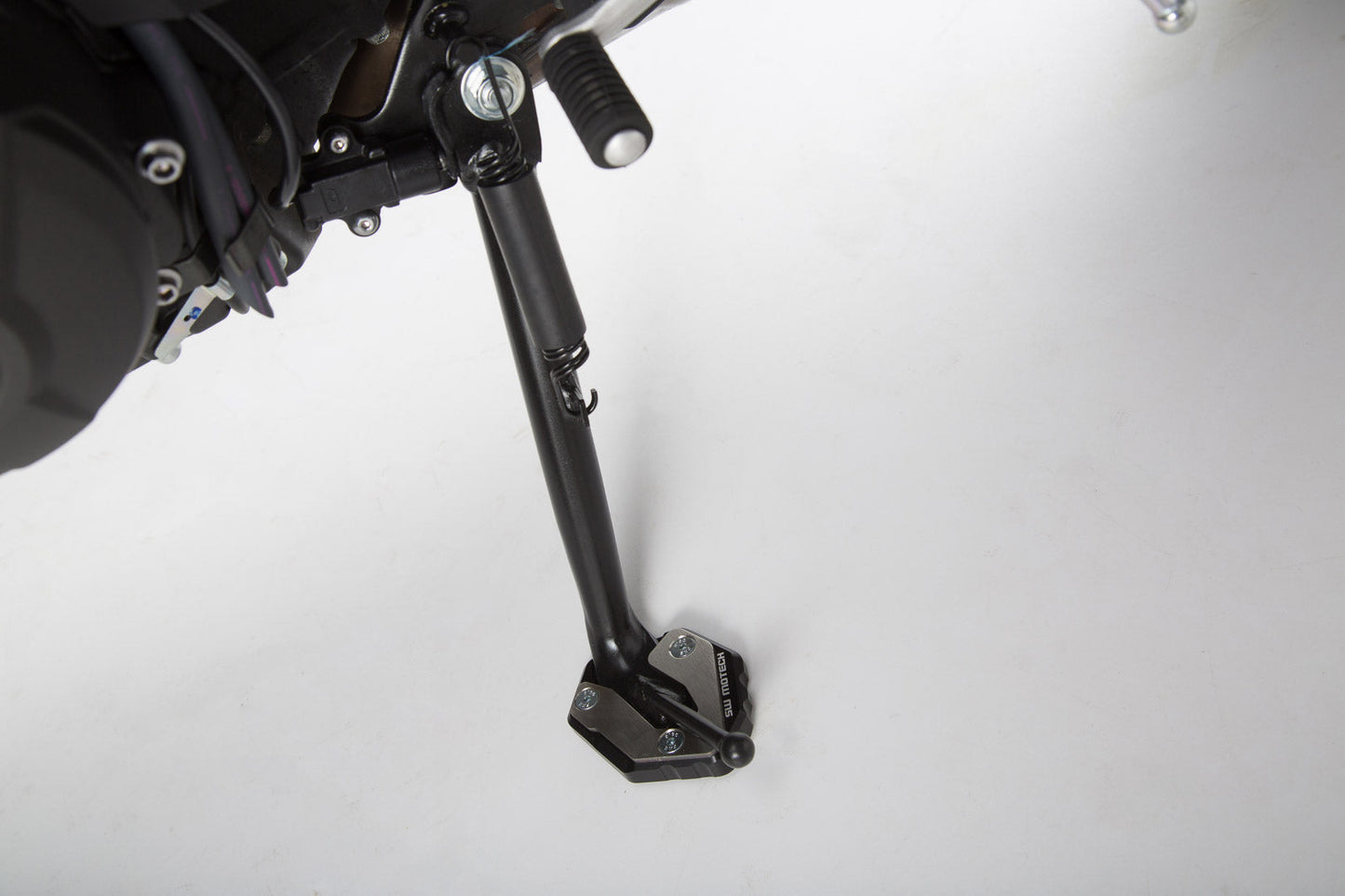 SW-MOTECH Extension para caballete lateral Negro/Plateado. Yamaha MT-09 Tracer XSR900/Abart.
