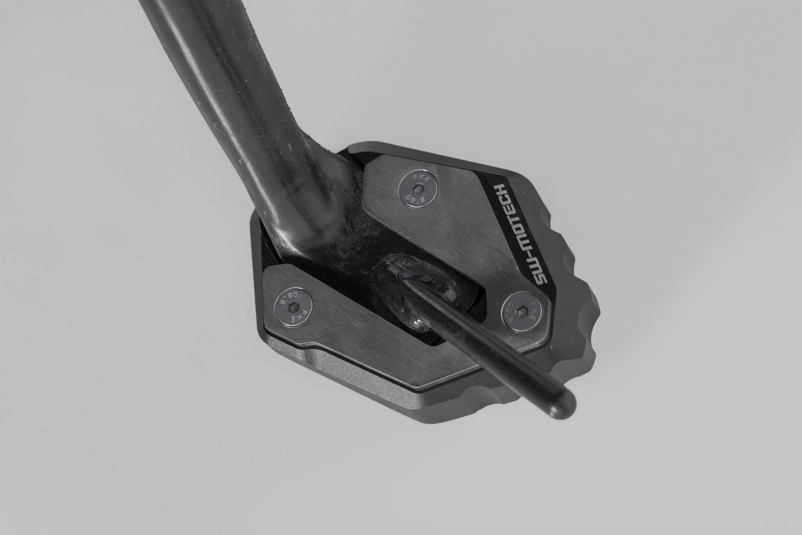 SW-MOTECH Pata de cabra para caballete lateral Negro/Plateado. Yamaha MT-09 (20-).