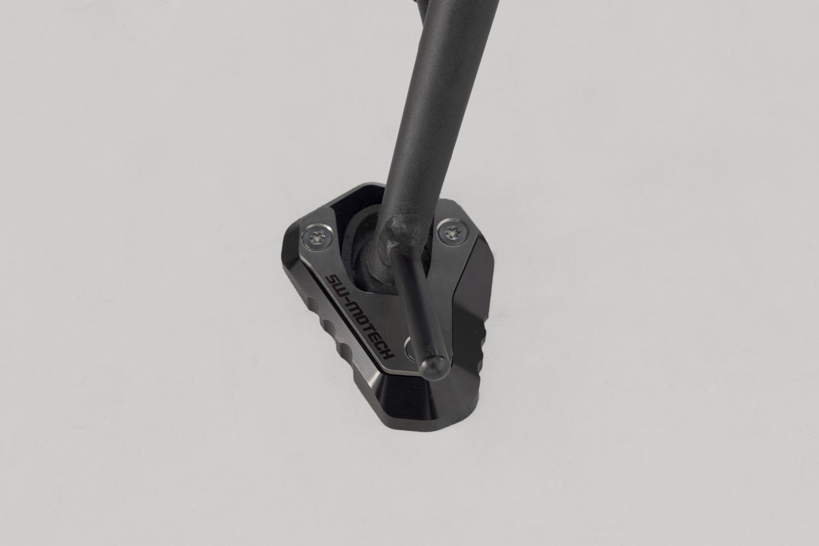 SW-MOTECH Extension para caballete lateral Negro/plateado. Kawasaki Z650/S/RS Ninja 650.