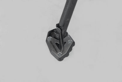SW-MOTECH Extension para caballete lateral Negro/plateado. Triumph Trident 660 (21-24).