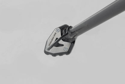 SW-MOTECH Extension para caballete lateral Negro/plateado. Triumph Trident 660 (21-24).