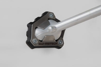SW-MOTECH Extension para caballete lateral Negro/plateado. Modelos Triumph 1200 (18-).