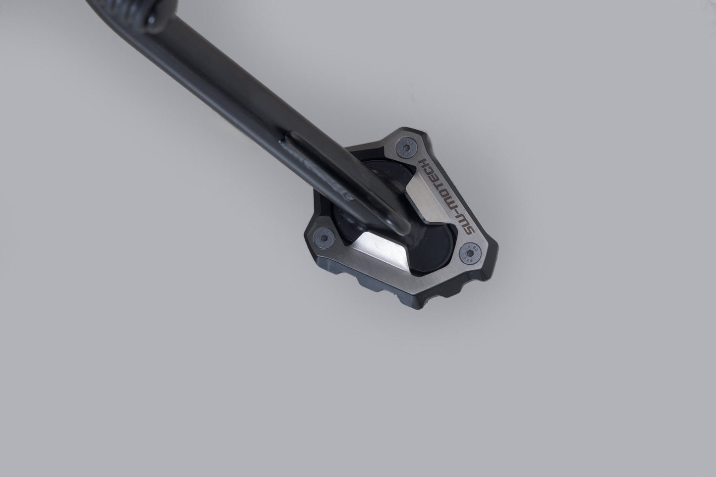 SW-MOTECH Extension para caballete lateral Negro/plateado. Triumph Scrambler 1200 X (23-).