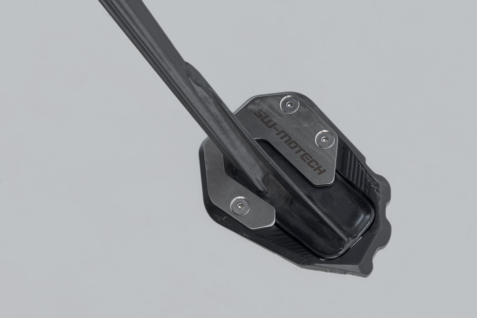 SW-MOTECH Extension para caballete lateral Negro/Plateado. Harley-Dav Pan America (21-).