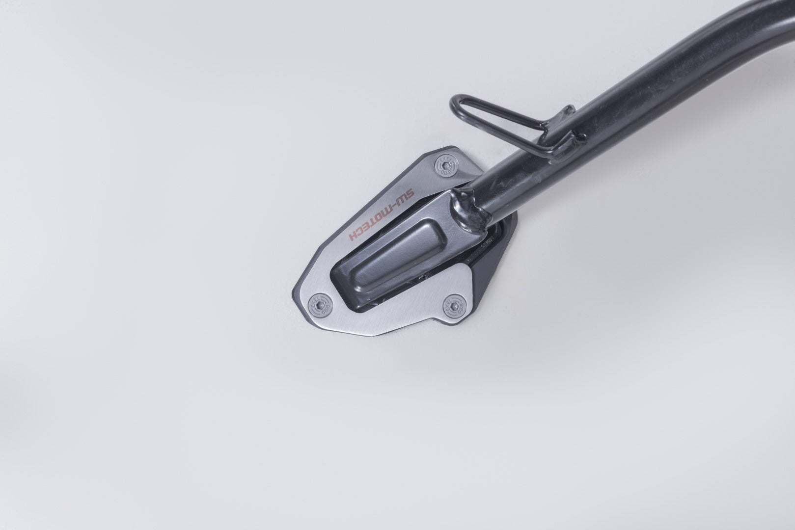 SW-MOTECH Extension para caballete lateral Negro/plateado. Modelos Ducati Scrambler (24-).