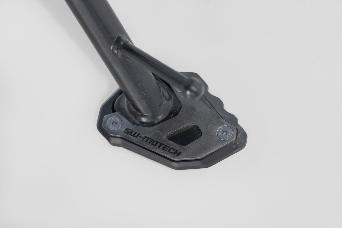 SW-MOTECH Extension para caballete lateral Negro/plateado. Moto Morini X-Cape 650 (21-).