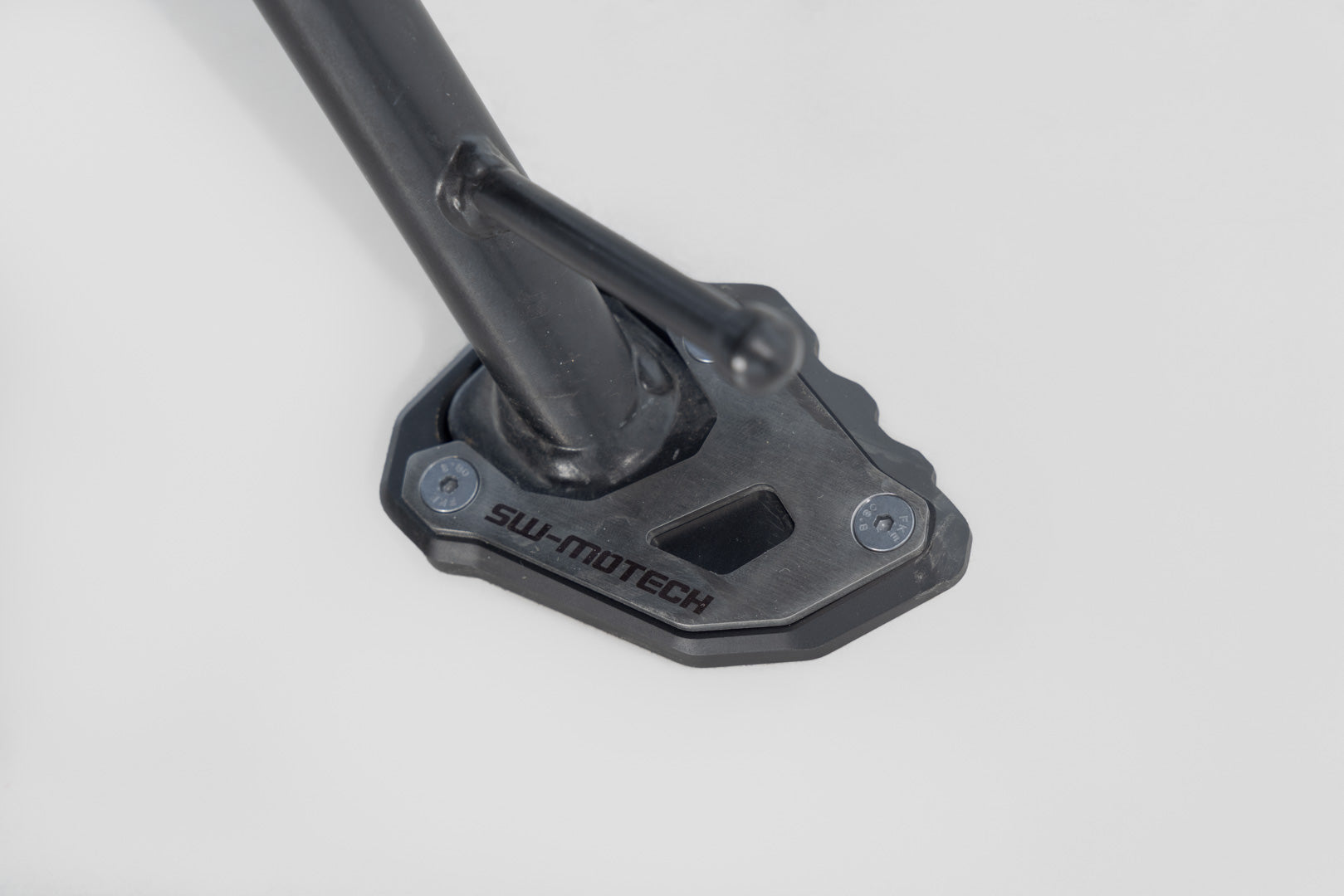 SW-MOTECH Extension para caballete lateral Negro/plateado. Moto Morini X-Cape 650 (21-).