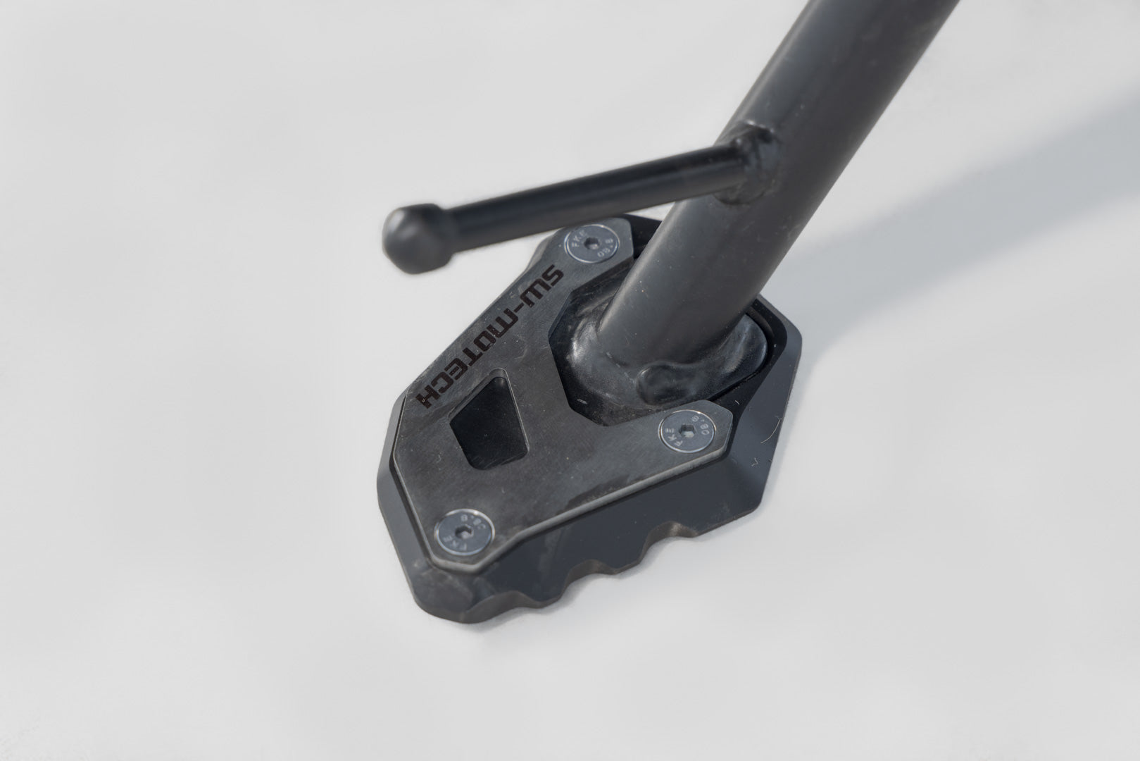 SW-MOTECH Extension para caballete lateral Negro/plateado. Moto Morini X-Cape 650 (21-).