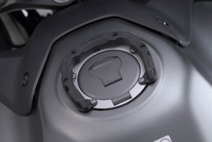 SW-MOTECH Anillo de depósito PRO Negro. Modelos Honda. Para dep. con 7 tornillos.