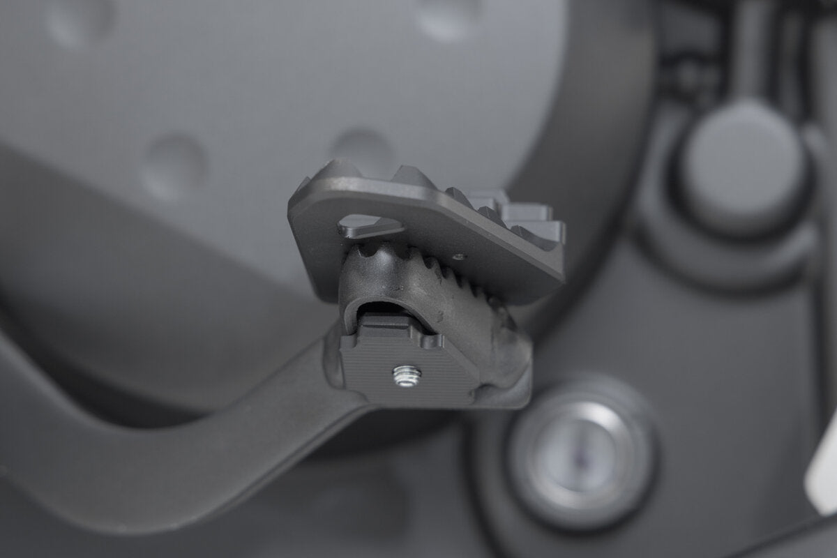 Extensión del pedal de freno. Negro. Kawasaki KLR 650 (22-).