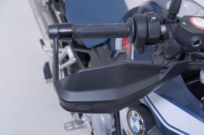 Kit de protectores de manos Adventure. Negro. BMW F 850 GS (17-).