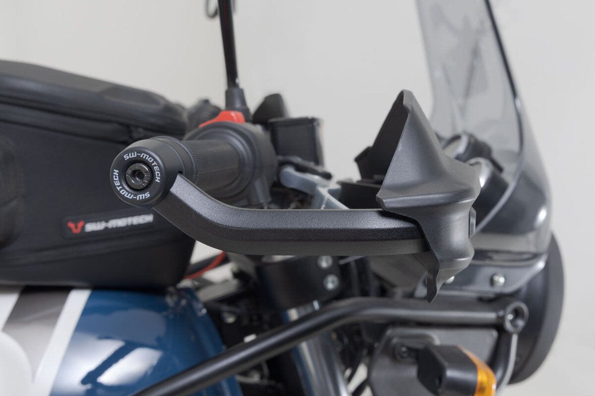 Kit de protectores de manos Adventure. Negro. Modelos KTM, Royal Enfield y Yamaha.