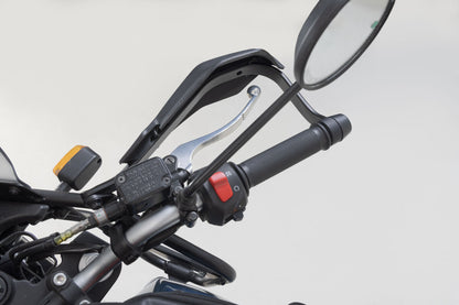 Kit de protectores de manos Adventure. Negro. Modelos KTM, Royal Enfield y Yamaha.