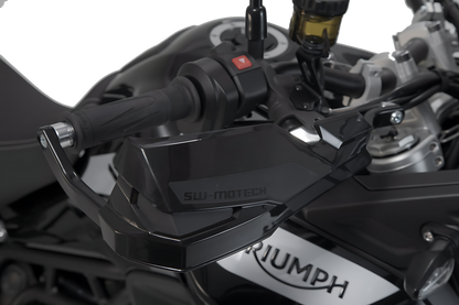 Kit de protectores de manos KOBRA Negro. Triumph Tiger 900/ GT/ Rally/ Pro (19-23).