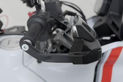 Kit de protectores de manos KOBRA Negro. Ducati DesertX (22-).