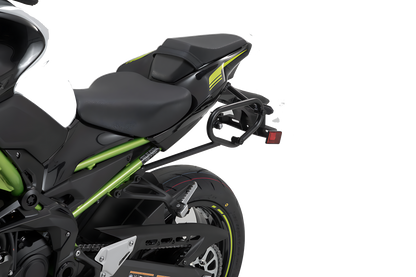 Soporte lateral izquierdo SLC Kawasaki Z900 (16-), Z900 SE (20-).