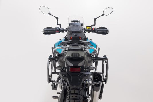 Soporte lateral PRO. Negro. CFMoto 450MT (23-).