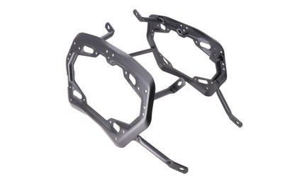 Soporte lateral PRO. Negro. Tiger 1200 Rally Pro/GT/GT Pro (22-).