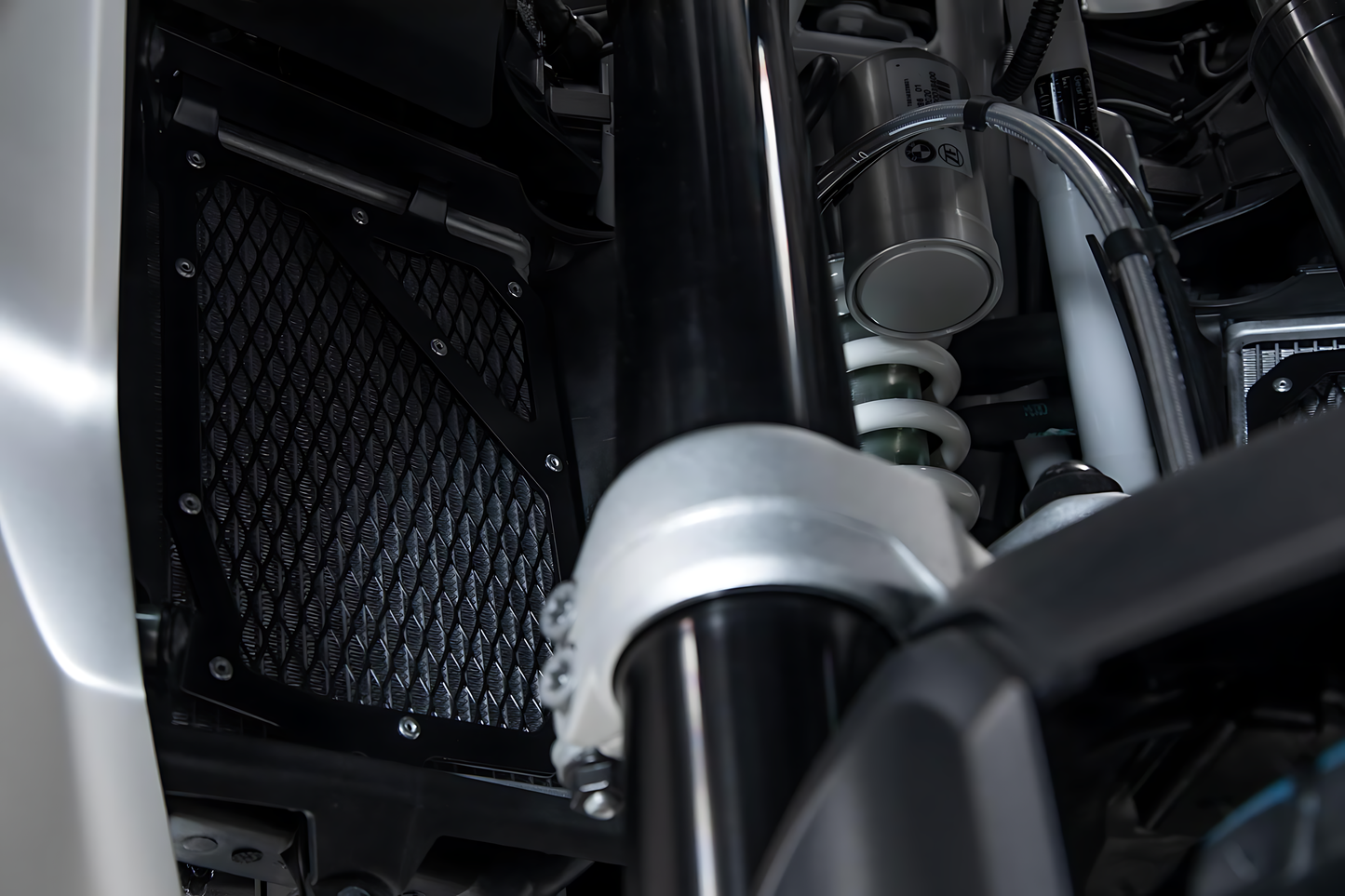 Protector de radiador de aluminio Negro. BMW R 1200 GS (16-18), R 1250 GS (18-).