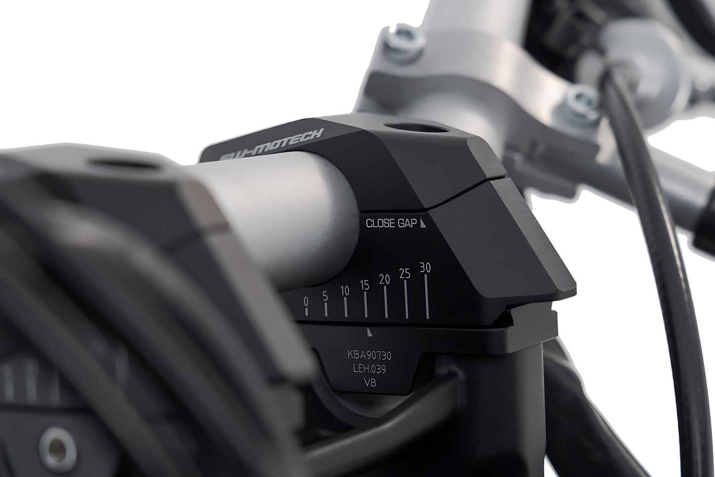 Acercador de manillar variable para Ø28 H=28mm. Colocación de 5/10/15/20/25/30 mm. Negro