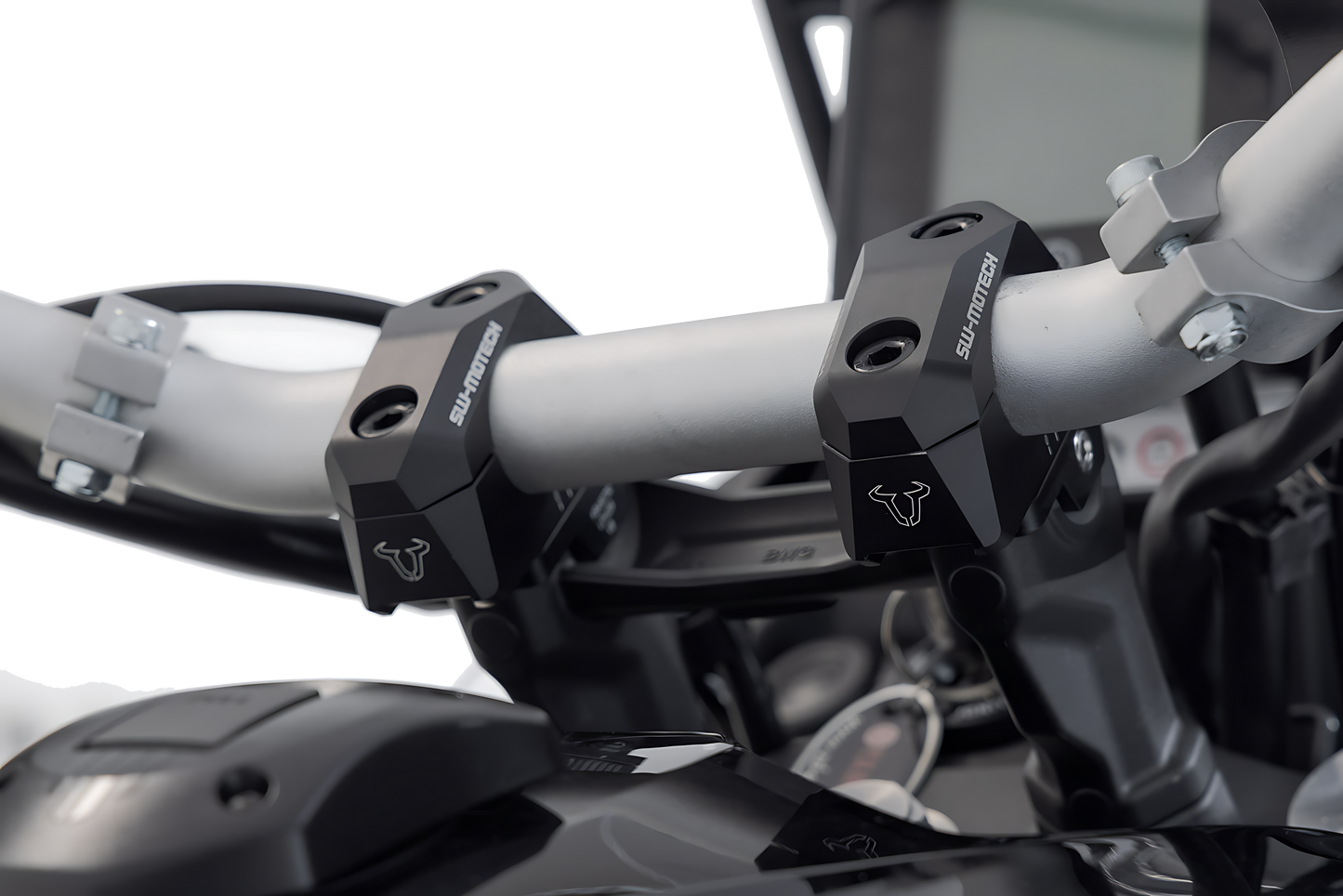 Acercador de manillar variable para Ø28 H=28mm. Colocación de 5/10/15/20/25/30 mm. Negro