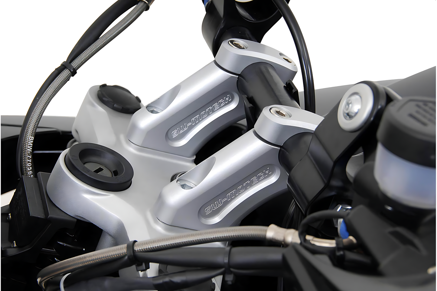 Acercador de manillar Ø 28 mm. Eleva 20 mm. Acerca 30 mm. Plateado.