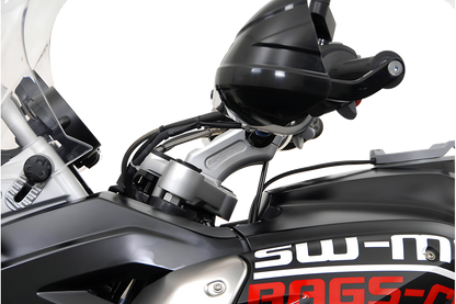 Acercador de manillar Ø 28 mm. Eleva 20 mm. Acerca 30 mm. Plateado.