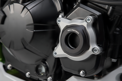 protector de la tapa para la carcasa del motor Negro/Plateado. Modelos Kawasaki Z900 (16-).