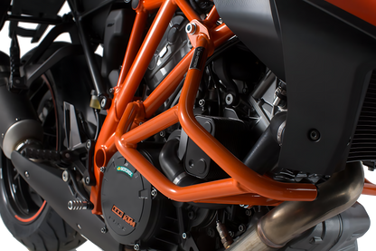 Protecciones laterales de motor Naranja. KTM 1290 Super Duke R / GT.