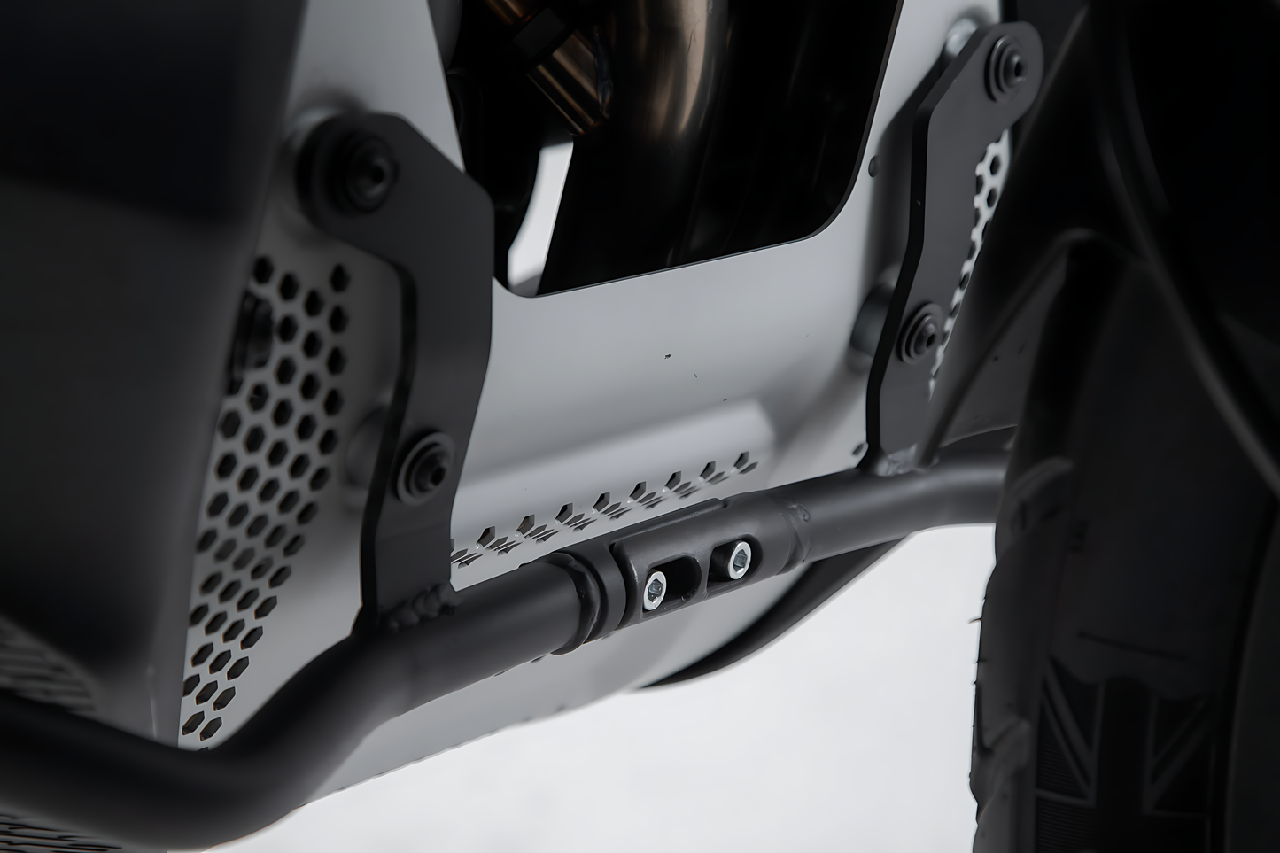 Protecciones laterales de motor Negro. KTM 790/890 Adv/R, Husqvarna Norden 901.