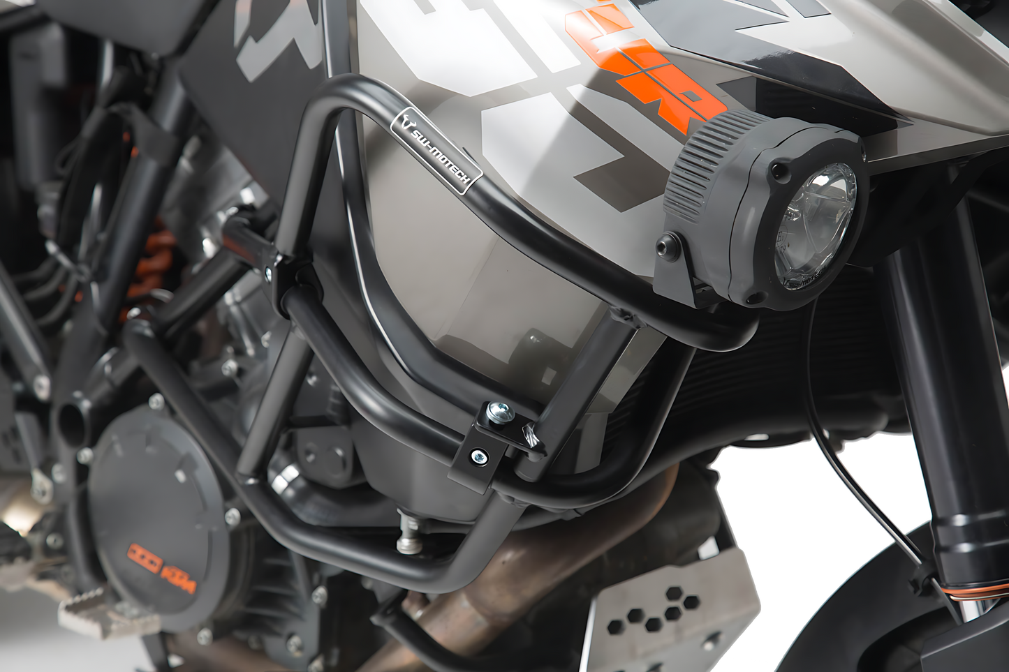 Protecciones sup. de motor para KTM original Negro. 1290 SAdv R / S (16-), 1090 Adv (16-).