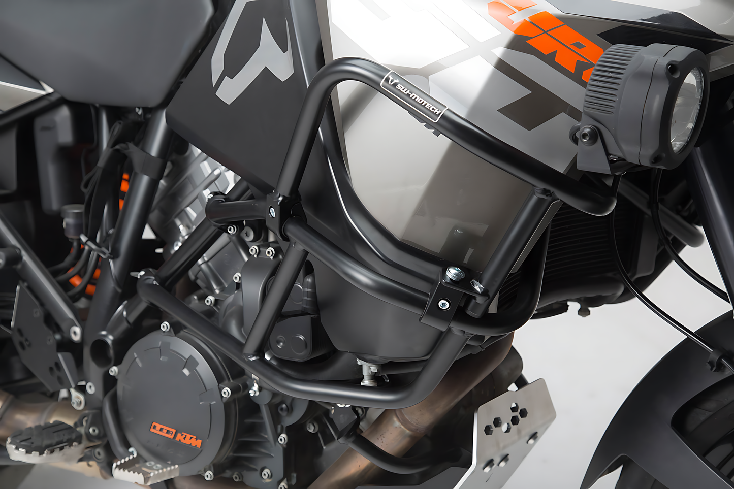 Protecciones sup. de motor para KTM original Negro. 1290 SAdv R / S (16-), 1090 Adv (16-).
