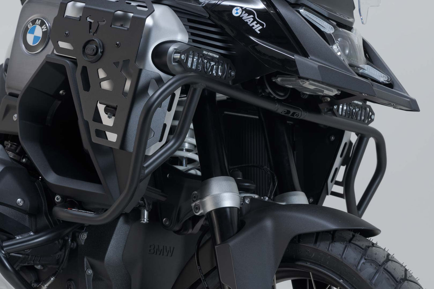 Protecciones superiores de motor. Negro. BMW R 1300 GS Adventure (24-). OEM SBL.